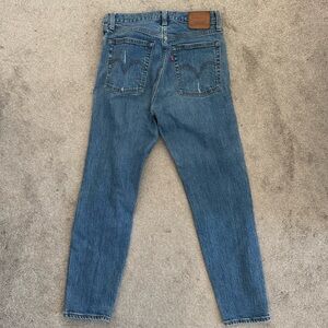 Levi's Women's Straight Leg Jeans in Distressed Blue wedgie